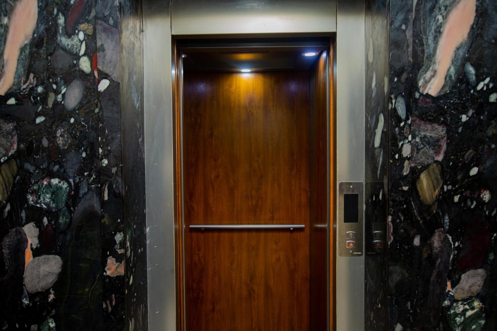 The Park Avenue Hotel - Business Class Hotel Near Central Railway Station Chennai Periyamet ภายนอก รูปภาพ