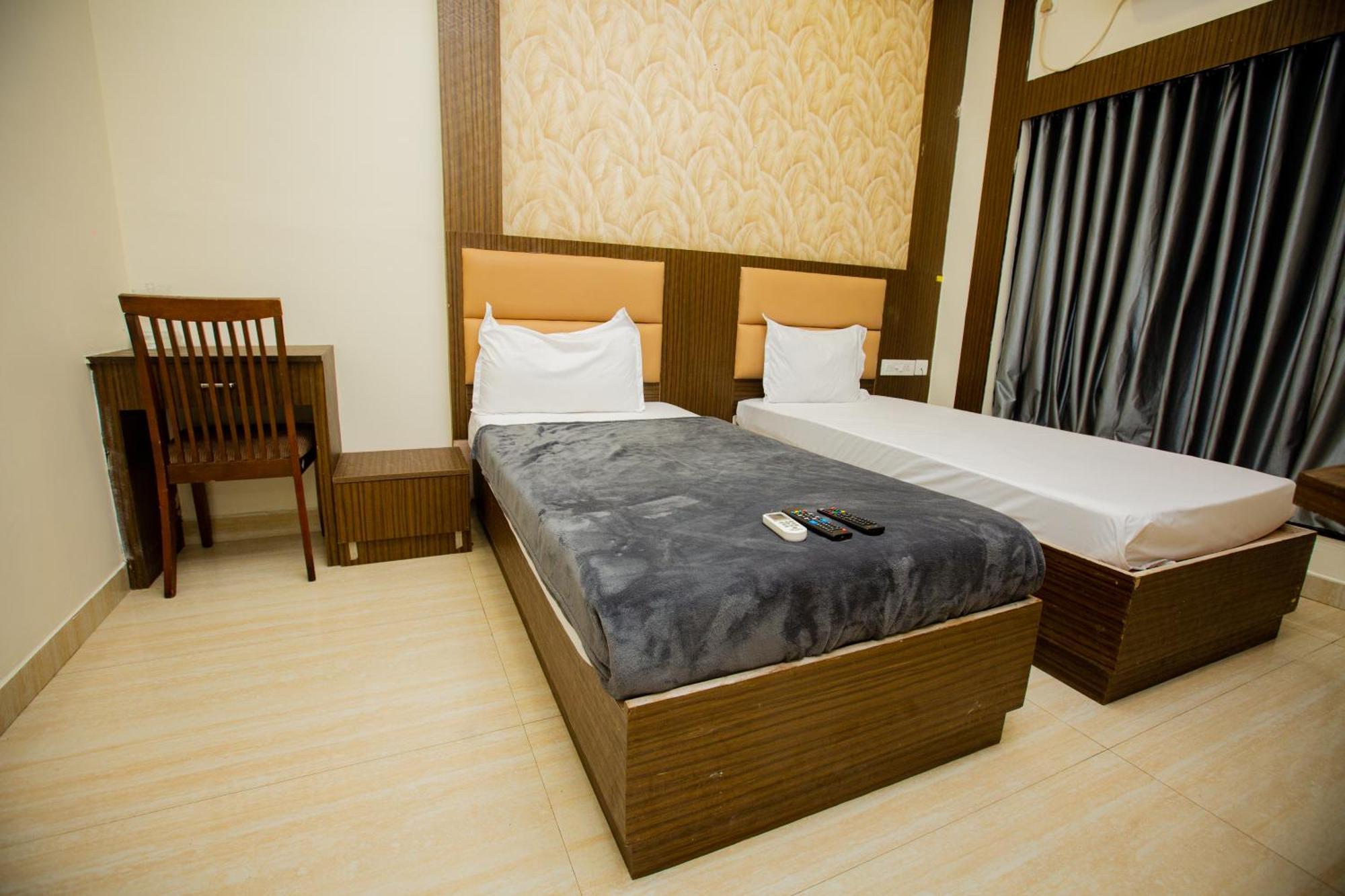 The Park Avenue Hotel - Business Class Hotel Near Central Railway Station Chennai Periyamet ภายนอก รูปภาพ